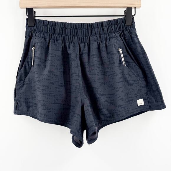 Vuori Dash Shorts 2.0 Size Small Black Gray Camo VW367 Athletic Running Light - Picture 1 of 12